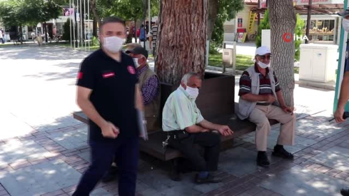 Karaman'da maske takmayan ve sosyal mesafeye uymayan 41 kiiye tutanak tutuldu