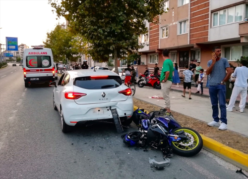 Karamrsel'de motosiklet kazas: Src ar yaraland