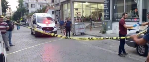 Karyaka'da Sokak Ortasnda Silahl Saldr: Yaral Var