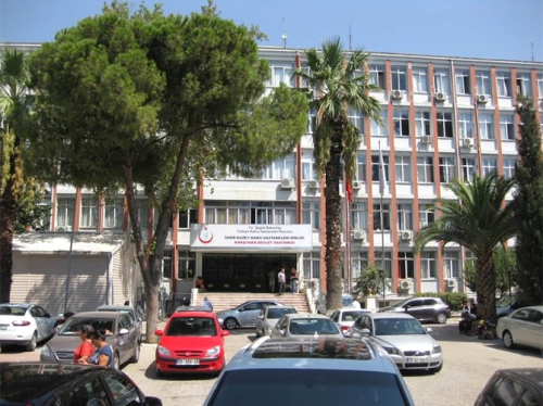 Karyaka'daki Eski Hastane Binasnn Ykmna Baland