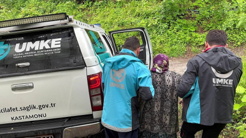 Kastamonu'da iddetli Ya: 4' Diyaliz Hastas 6 Kii Mahsur Kald