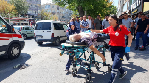 Kayseri'de bir kii kalp krizi geirdi, vatanda kalp masaj yapt
