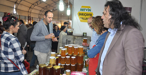 Kilosu 5 Bin Euro Olan Bal Sata kt