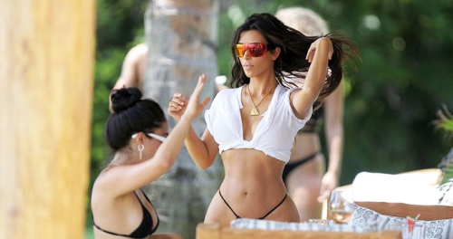 Kim Kardashian nternet Sitesinde Hastalndan Bahsetti