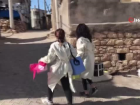 Kimini tarlasnda kimini evinde aladlar