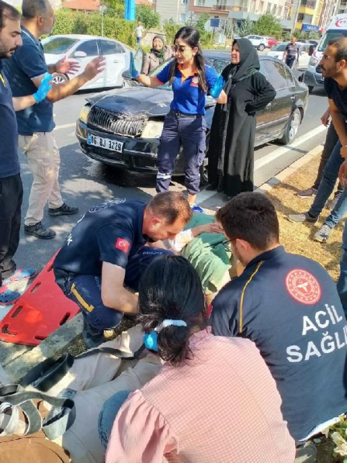 Krehir'de Otomobilin arpt Kz Kardelerden Birisi Hayatn Kaybetti