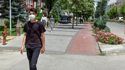 Krehir'de sokaa maskesiz kmak yasakland, yasan uyguland kent says 45'e ykseldi