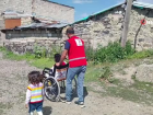K�z�lay, engelli bireylere tekerlekli sandalye hediye ediyor