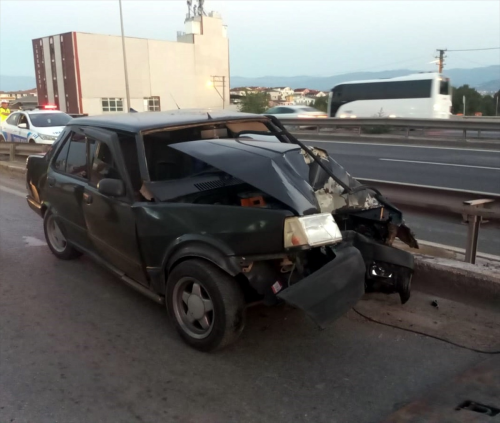Kocaeli Krfez'de Otomobil Kazas: 3 Yaral