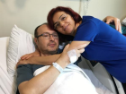 Konu�a konu�a yap�lan ameliyatta, kal�n ba��rsa��n 60 santimlik kanserli b�l�m� ��kar�ld�