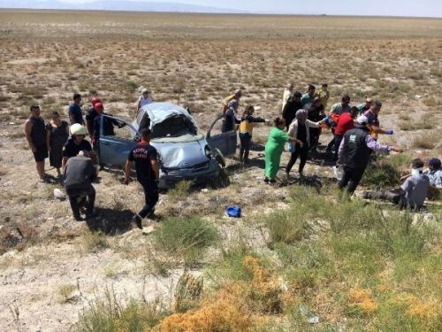 Konya'da Otomobil Takla Att: 5 Kii Yaraland