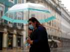 Koronavir�s: 8 �lkede yap�lan ara�t�rmaya g�re kad�nlar, maske ve mesafe gibi kurallara erkeklerden daha �ok uyuyor