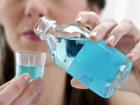Koronavir�s: Galler'de yap�lan ara�t�rmaya g�re a��z �alkalama suyu laboratuvar ortam�nda t�k�r�kteki vir�s� 30 saniyede �ld�rebilir