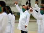 Koronavir�s ile m�cadelede K�ba'dan 'beyaz �nl�k' diplomasisi: Havana, �talya dahil bir�ok �lkeye...