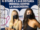 Koronavirüs: İtalya'da vaka sayıları artışa geçti, diskolar kapatılıyor