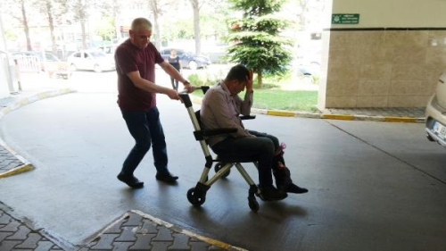 Kurban Bayram'nda Kendi mkanlaryla Kurban Keserken Yaralananlar Hastanelik Oldu