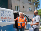 Ku�adas� Belediyesi, �ocuklara s�t deste�i projesiyle sa�l�kl� beslenmeyi destekliyor