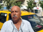 Ku�adas�'nda epilepsi n�beti ge�iren �ocu�u taksiciler almazken, ba�ka bir taksici hastaneye yeti�tirdi