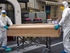 Londra'da 18 ya��ndaki bir gen� koronavir�s sebebiyle hayat�n� kaybetti