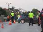 L�leburgaz'da k�pr� korkulu�una �arpan otomobildeki 3 ya��ndaki k�z �ocu�u hayat�n� kaybetti