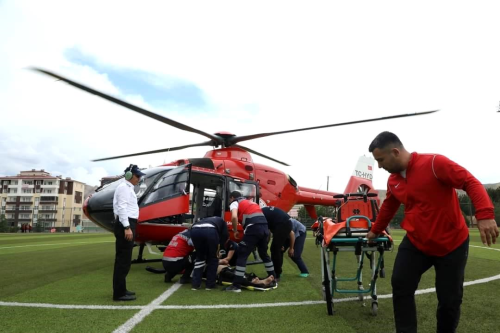 Malatya'da Yeniden Faaliyete Balayan Hava Ambulans Darende'deki Hastay Malatya'ya Yetitirdi