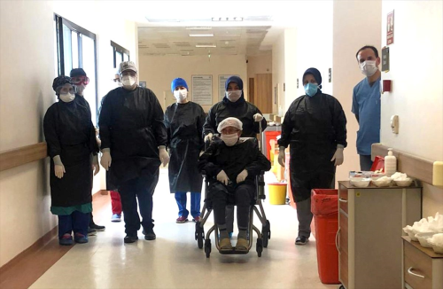 Manisa'da Kovid-19 tedavisi gren 87 yandaki 2 hasta ifa buldu