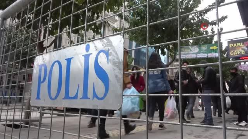 Maske kullanm yzde 100, sosyal mesafe yetersiz