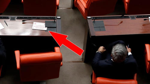 Meclis Genel Kurulu'nda koronavir�s �nlemi i�in koltuklar bo� b�rak�ld�