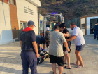 Mu�la'n�n Dalaman il�esi a��klar�nda yelkenli teknede rahats�zlanan ki�i sa�l�k ekiplerine teslim edildi