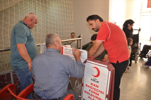 Mu'ta Kzlay Kan Merkezi Kampanyas Vatandalardan lgi Grd