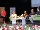 Mustafa Sandal Sa�l�k El�isi Kad�nlarla Bulu�tu