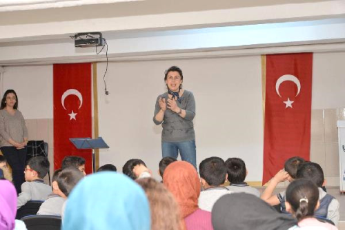 ��renciler '+18' ��ecekler Konusunda Bilgilendirildi