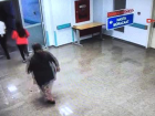 �l�m Haberini Alan Hasta Yak�nlar� Doktora Sald�rd�, O Anlar Kamerada!