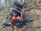 Orman kesimi s�ras�nda trakt�r devrildi, i��i hayat�n� kaybetti