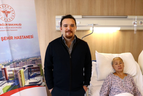 Parkinsonlu Krgz hasta Trkiye'de salna kavutu