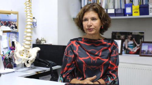Prof. Dr. Ylmaz: Skolyoz, Her 30 ocuktan Birini Tehdit Ediyor