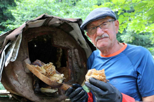 Rize'de Yksek Aalarda Doal Kara Kovan Bal retimi