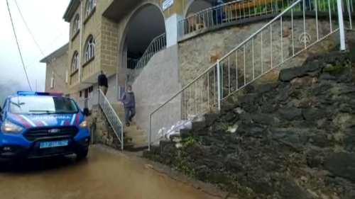 Rize'ye gelen 4 bin 569 �ay �reticisine Kovid-19 testi yap�ld�