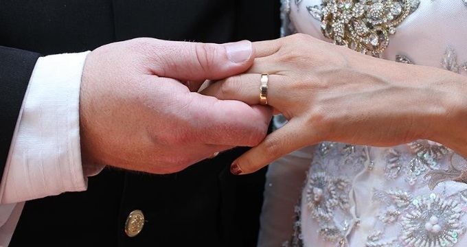 Romatoid Artirit nce Elleri Sonra Evlilikleri Vuruyor