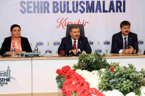 Salk Bakan Fahrettin Koca, Krehir'de vatandalarn taleplerini dinledi
