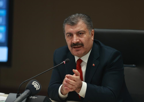 Sa�l�k Bakan� Koca, korona vir�se yakaland�