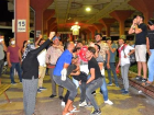 Sa�l�k Bakan� Koca'n�n t�m uyar�lar�na ra�men sosyal mesafeye uyulmayan asker u�urlamas� dikkat �ekti