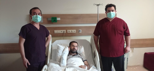 ANLIURFA - Fabrika iisinin kopan eli 5 saatlik operasyonla yerine dikildi