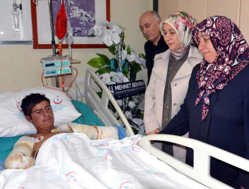 ehit Annesinden Kuu Kurtarmak sterken Ellerinden Olan oban Ramazan'a Ziyaret