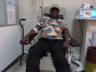 Senegal'li hasta tekerlekli sandalye ile geldiği hastaneden yürüyerek çıktı