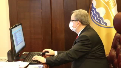 Sigara akci�ere k�zg�n bir i�nenin batmas� gibi zarar veriyor