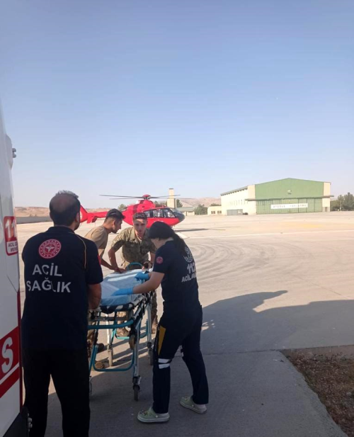 Siirt'te akrebin soktuu oban ambulans helikopterle hastaneye kaldrld