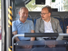 Siirt Valisi ve Belediye Ba�kan Vekili Kemal K�z�lkaya, kentin sorunlar�n� halk otob�s�nde dinledi