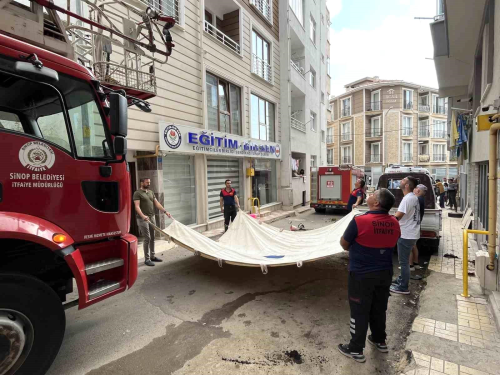 Sinop'ta Komusunun Eyalarn Sokaa Atan Kadn Korku Dolu Anlar Yaatt