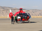 ��rnak'ta kanser ��phesi bulunan kad�n, ambulans helikopterle Diyarbak�r'a sevk edildi